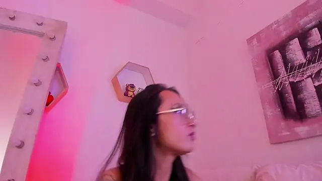 coral_jonesss webcam