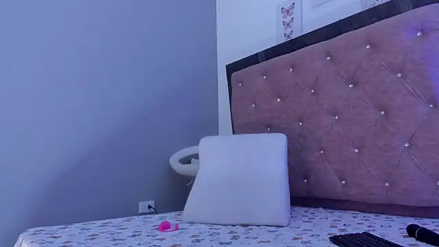JulianaCarter webcam