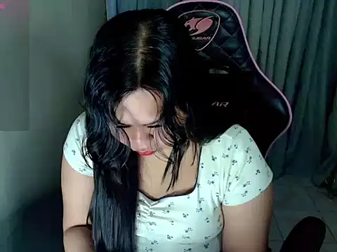 urasian_prettyrica webcam