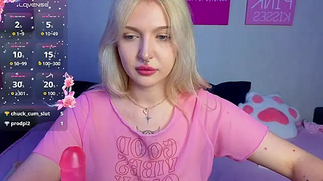 BlondieSummer webcam