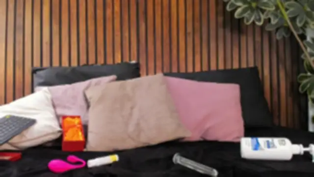 moon_kas live cam on StripChat