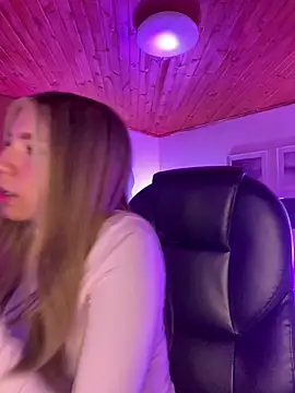 Isabella18_pink webcam