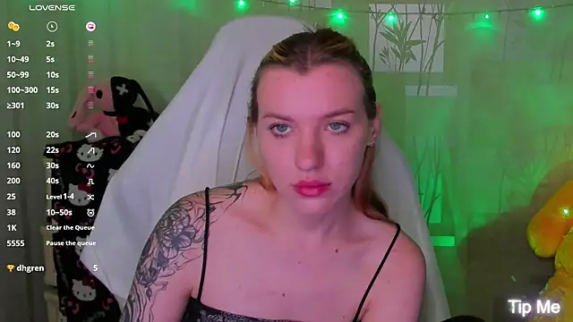 MeganNewCat webcam