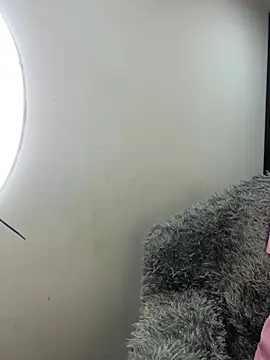 MiaJones21 webcam