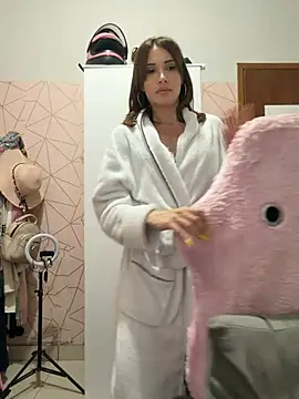 Irresistible37 webcam
