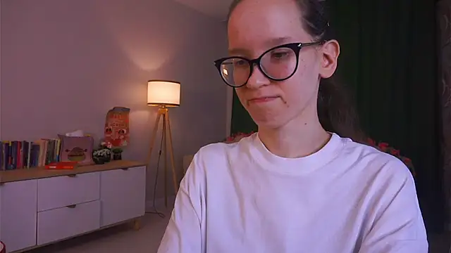 BettyBrowni webcam