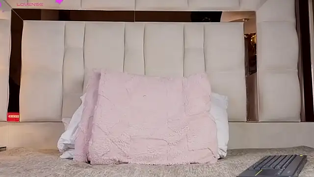 Aria_Joness_ webcam