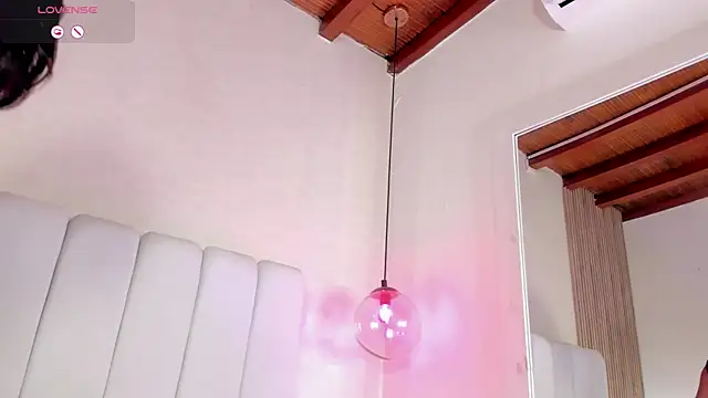 ElenaJamess webcam