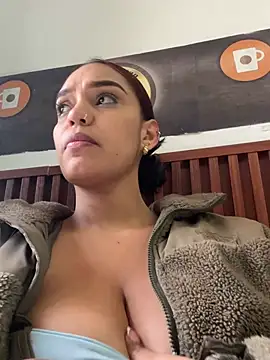 Sara-77 🎐 adult webcam chat