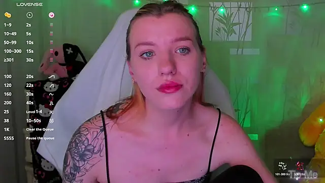 MeganNewCat webcam