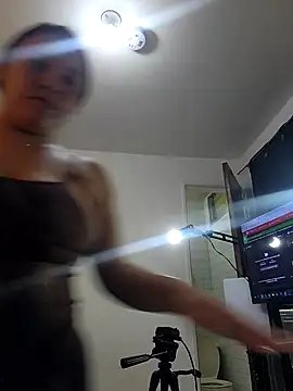 LizzRouse webcam