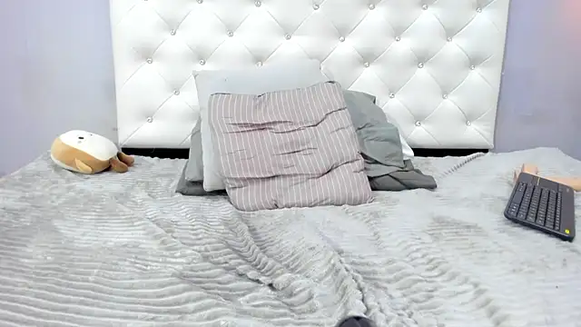 NICOLSKINNY1 webcam