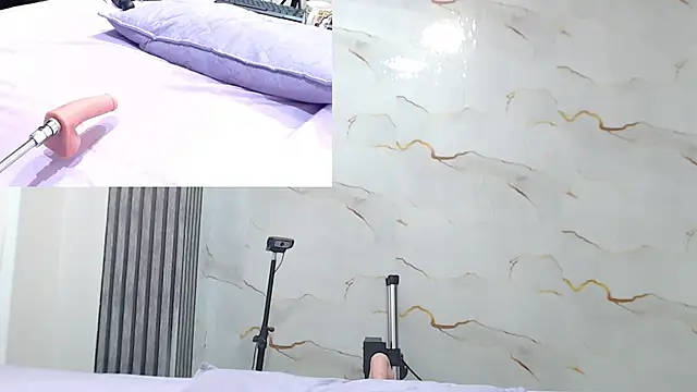 Emma_trons_ webcam