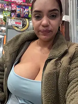 Sara-77 live sex cam