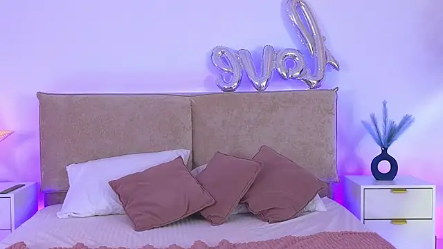 Jules_night live cam on StripChat