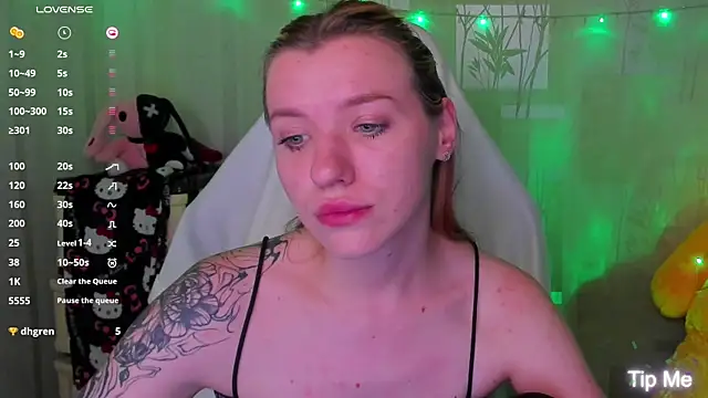 MeganNewCat webcam