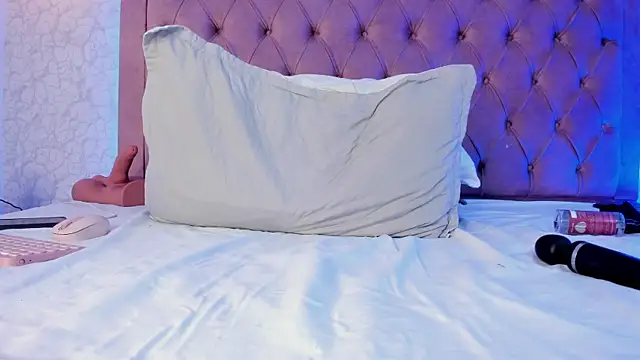 camilaa_smith_ webcam