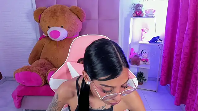 karlaslutskinny__ - KarlaSlutSkinny__'s free webcam - UK Sex Cams