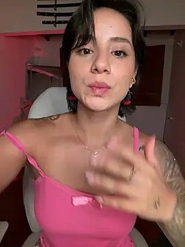 Ale_Lewis live cam