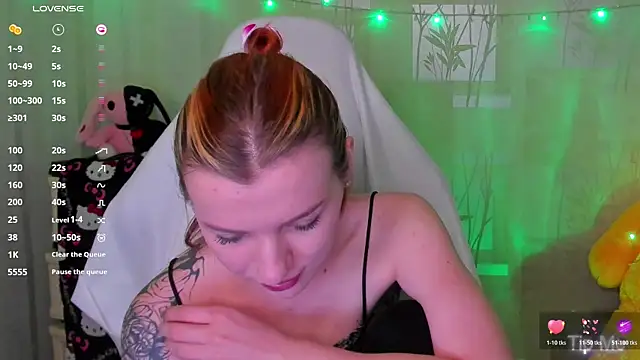MeganNewCat webcam