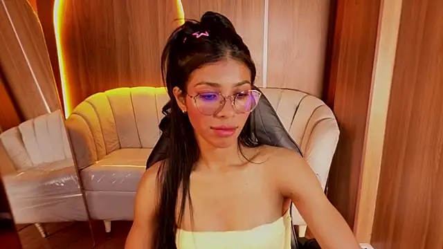 Alina_b_ webcam