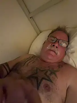 Caesar_Baxter webcam