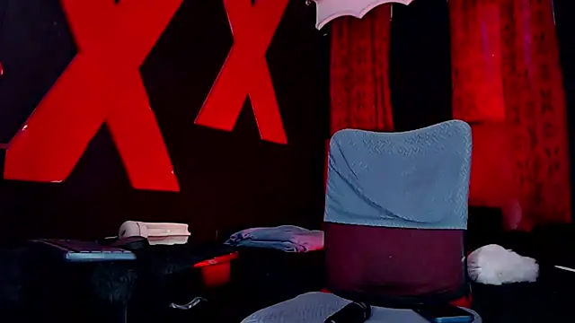 abrilbigcock live sex cam