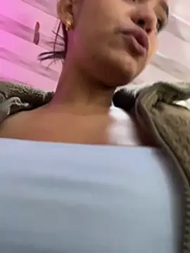 Sara-77 webcam