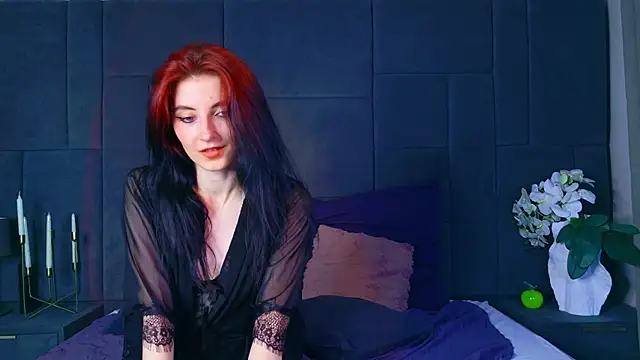 NicoleLuxe webcam