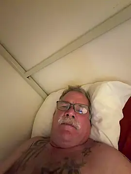 Caesar_Baxter webcam
