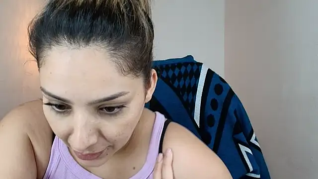 YummyAnna_ live cam on StripChat