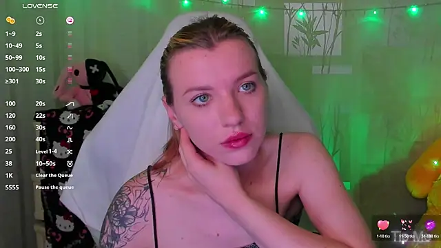 MeganNewCat webcam