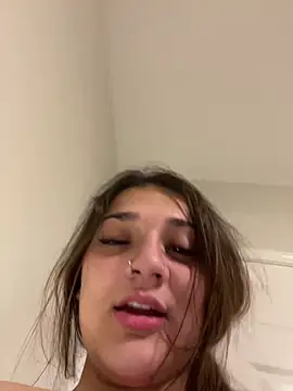 treasurebabii live cam