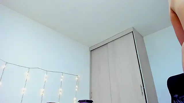 monica_little23 webcam