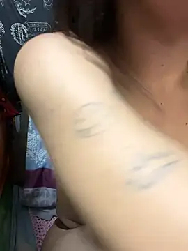 YourHotMenxie18 webcam