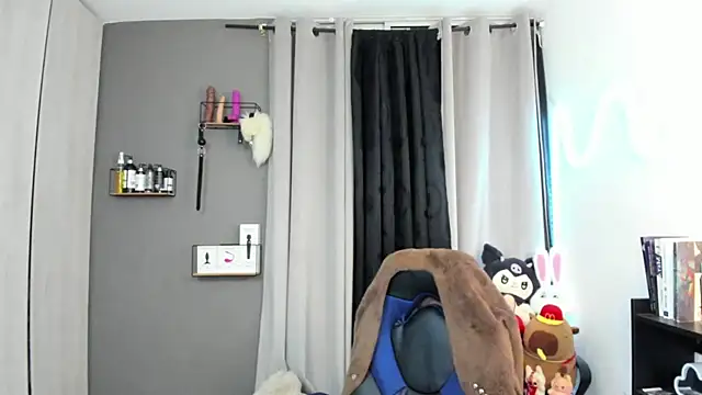 Charlott__V webcam