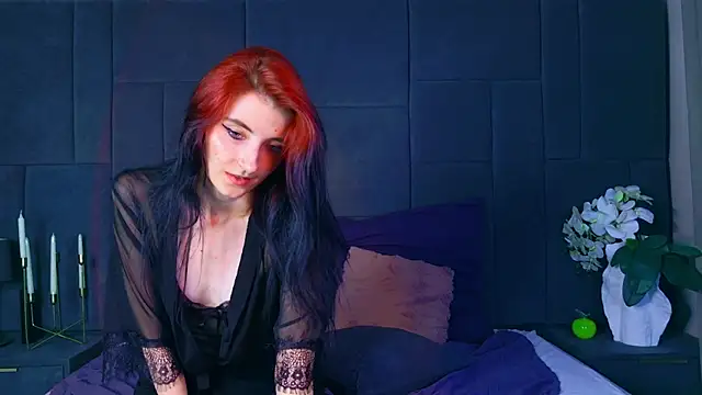NicoleLuxe webcam