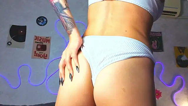 GirlNextDoorTV webcam