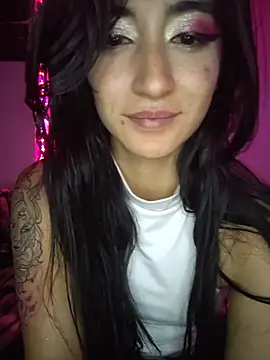 Tahara_Romanov_ webcam