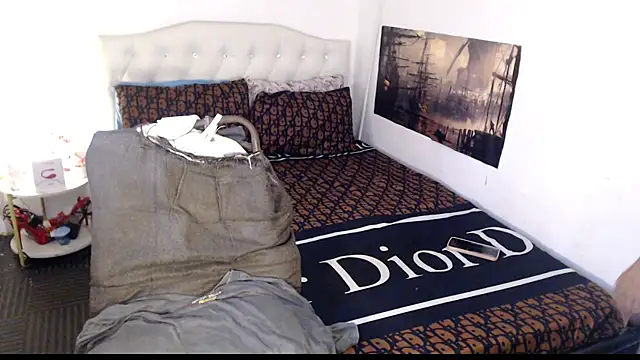 NinaDOM4CUM webcam