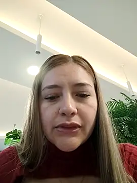 alana_69 (F young) - Shaking boobs out in the mall