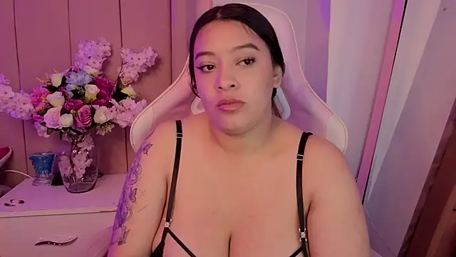 MollyBigBoobs12 webcam