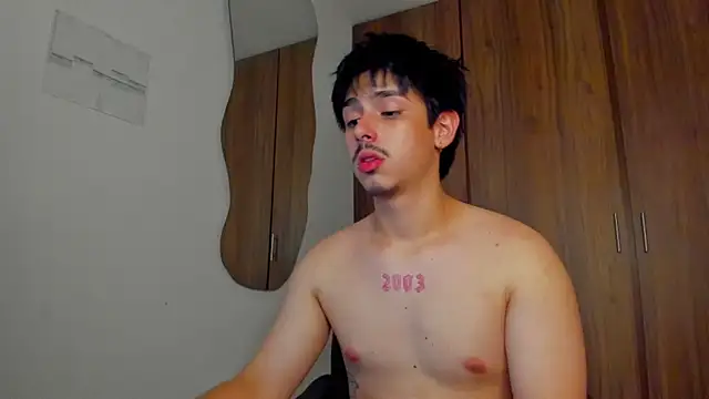 Maximo_Miller webcam