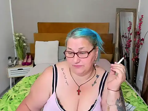 Sugarmommy_69X webcam