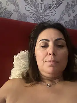Emma_roqueen live cam on StripChat