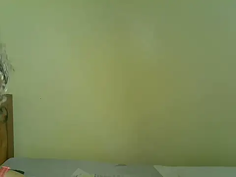 Pearl_petite webcam