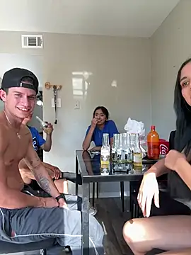 elkvle live cam on StripChat