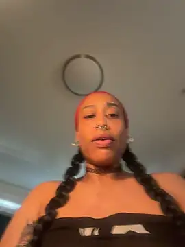 Lunalovesyou8 webcam