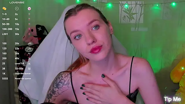 MeganNewCat webcam