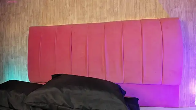 Kendra_kobein webcam